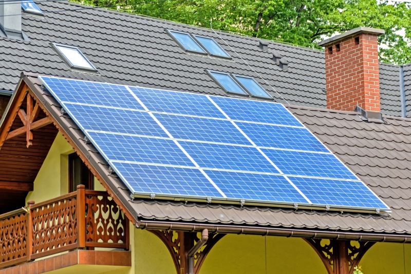 chauffagiste-COTIGNAC-min_solar-panels-1477987